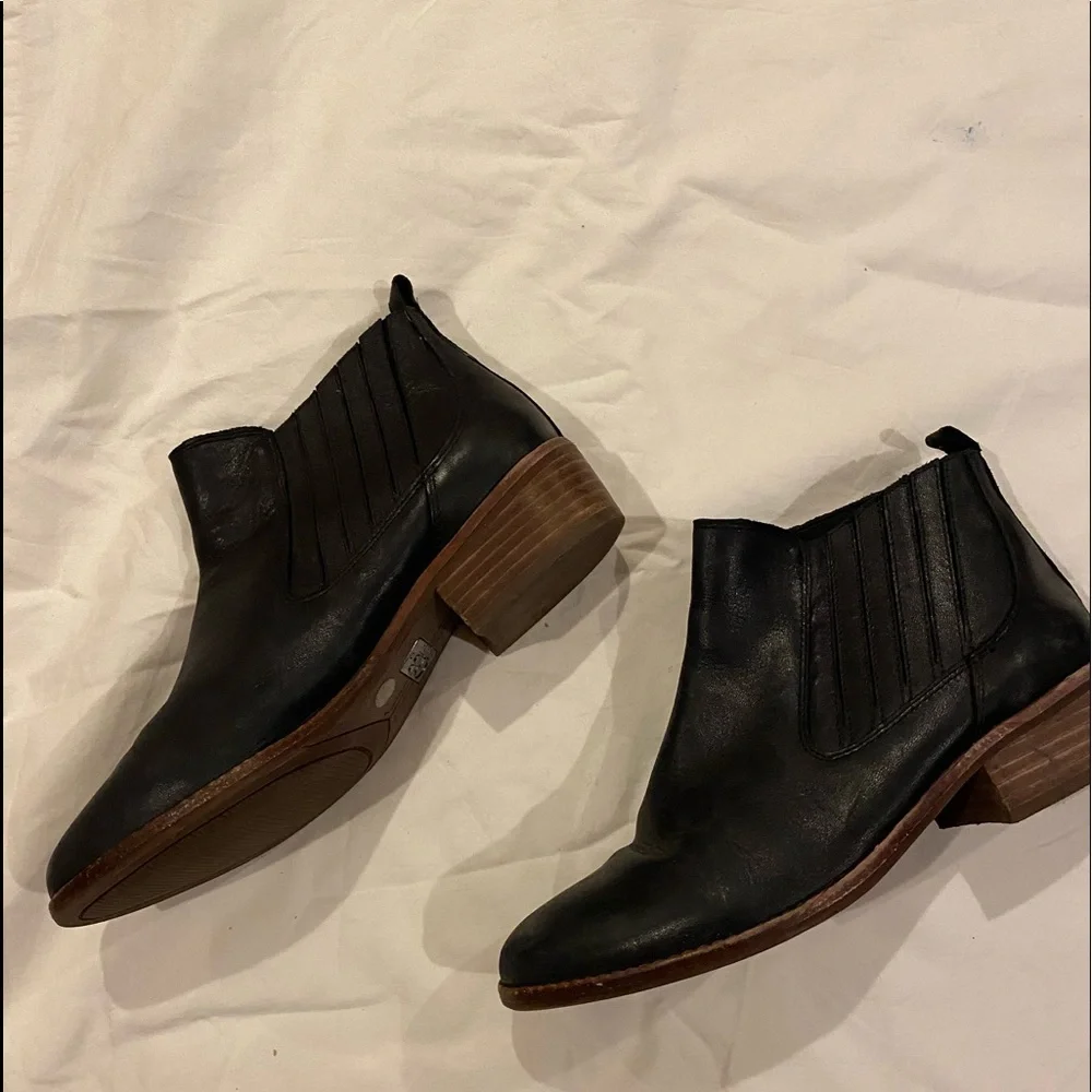 Booties - Picture 4 of 4